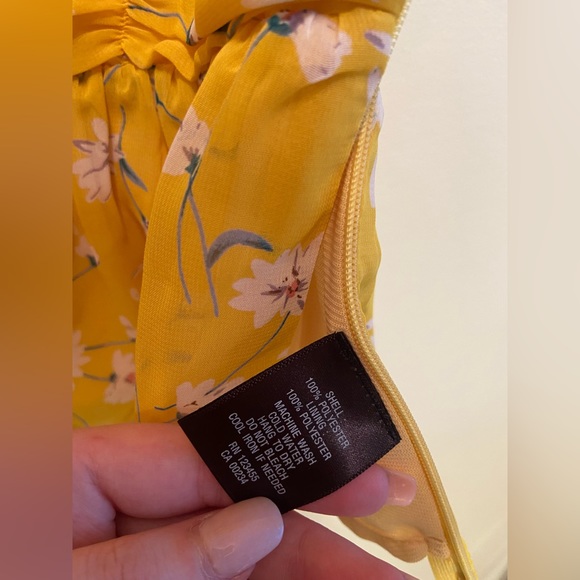 Design Lab Floral Blouse - Picture 4 of 4